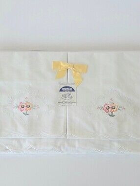 Heritage White Sheet and Pillowcase Set